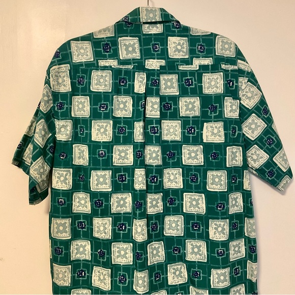 Montagut Button Front Green Floral Print Hawaiian Shirt - Picture 5 of 13